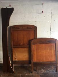 Antico letto matrimoniale