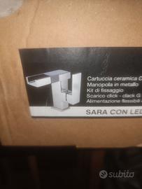 rubinetto a cascata con led