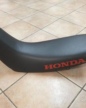 Sella nera nuova Honda Dominator 650