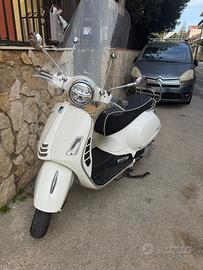 Vespa 300