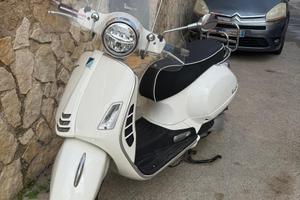 Vespa 300