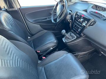 LANCIA Ypsilon 1.3MTJ 95CV(PLATINUM)X Neopatentati