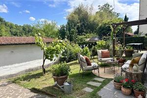 Villa di 181 m² con più di 5 locali e box auto dop