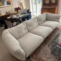 Divano di Cassina modello Mont clou grigio chiaro