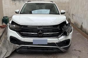 Volkswagen T-cross invidentata