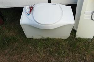 wc colonna doccia e portabici per roulotte