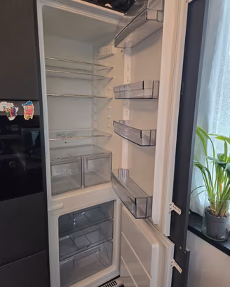 Frigo incasso combinato AEG (Mod. SCB61811LS)