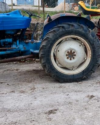 Tarttore ford 3000