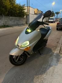 Majesty 125 con motore 150