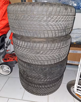 Gomme invernali goodyear r18