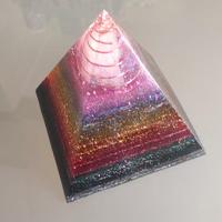 Piramide orgonite artigianale 15 cm - lampada