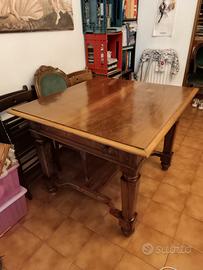 tavolo d'antiquariato