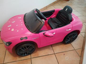 Automobile a batteria rosa