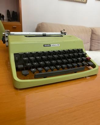 macchina da scrivere Olivetti lettere 32