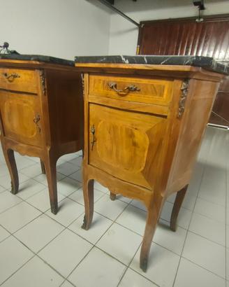 comodini antichi