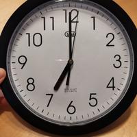 Orologio da muro – prezzo 5EU