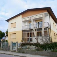 APPARTAMENTO TRICAMERE IN BIFAMILIARE: indipend...