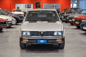 Alfa Romeo Alfetta 2.0 CEM restauro totale UNICA t
