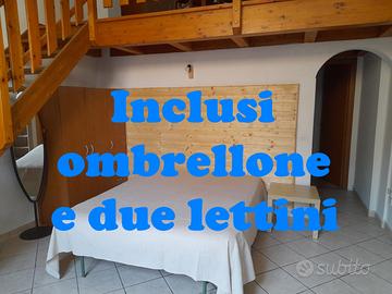 Appartamento per 2 con ombrellone lettini e bici