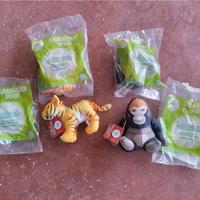 Piccoli peluche tigre e gorilla confezionati
