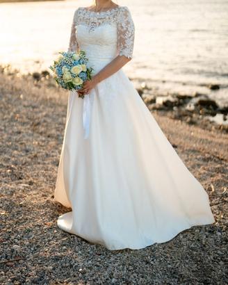 Splendido abito da sposa elegante e versatile