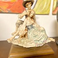 Statuetta in ceramica  di G.Armani