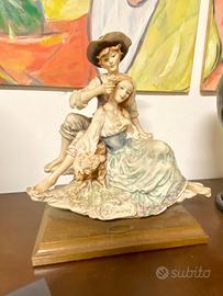 Statuetta in ceramica  di G.Armani