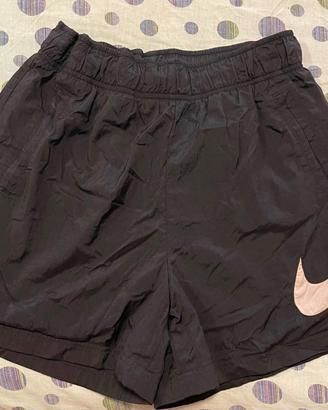 Pantaloncini neri Nike donna