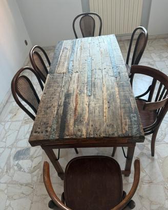 Tavolo da pranzo vintage in legno con 6 sedie