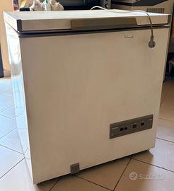Congelatore a pozzetto Philips-Usato