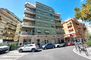 MONTEVERDE NUOVO - Locale commerciale