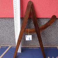 Conpasso depoca in legno pulito e lucidato a cera