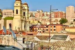 2 LOCALI A CAGLIARI