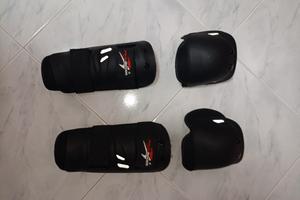 Protezioni moto gambe