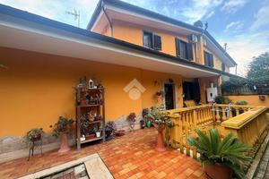 PORZIONE DI QUADRIFAMILIARE A LARIANO