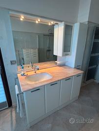 Mobile bagno con lavabo e cassettiera