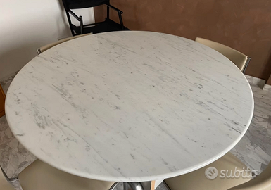 Tavolo in marmo di carrara