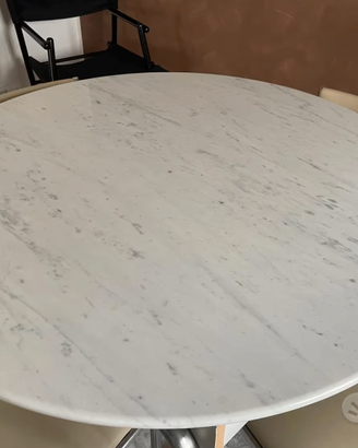 Tavolo in marmo di carrara