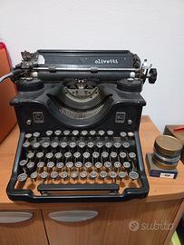 Macchina da scrivere Olivetti M40