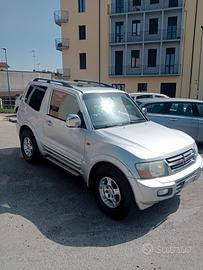 Mitsubishi Pajero 3.2 16V DI-D 3p. GLX Cambio Auto