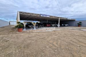 NUOVO PREZZO: Terreno commerciale adibito ad autos