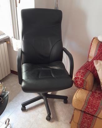 poltrona da scrivania con rotelle