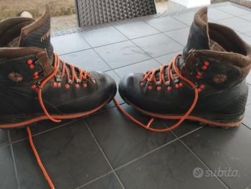 Scarponi trekking footwell