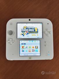 Nintendo 2DS con Super Mario Bros 2 e Tomodachi