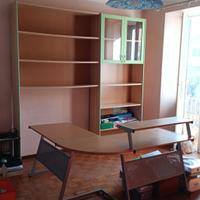 Libreria con scrivania ad angolo