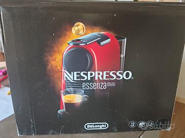 Macchina caffè Nespresso essenza mini Nera