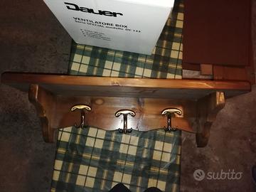 Appendiabiti in legno