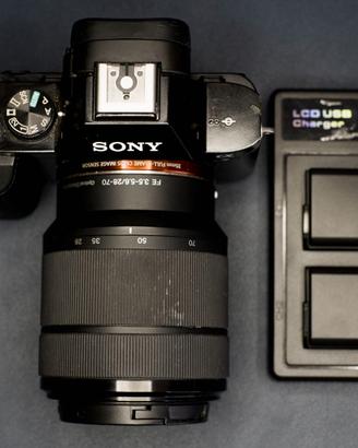 Sony alpha 7 + Obiettivo Kit 28-70 F4-5.6 + Batter