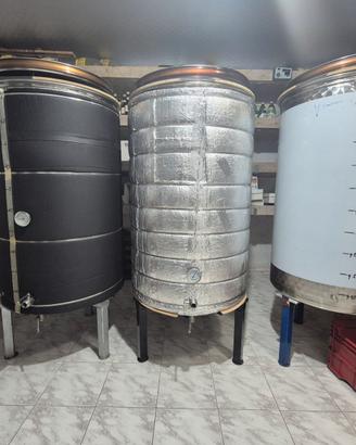 3 botti acciaio inox 500L per vino