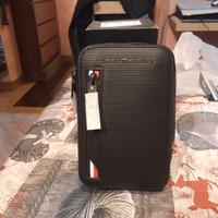 Tommy Hilfiger porta telefono